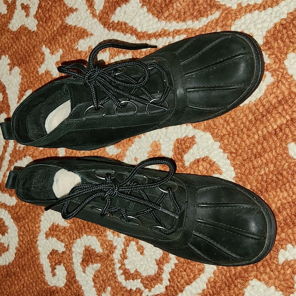 UGG Heather Women size 8 Waterproof Black Leather/Suede Boots - Picture 3 of 15